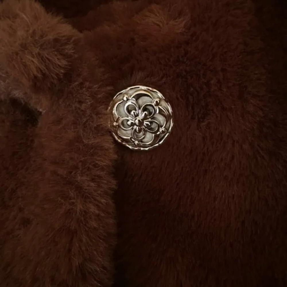 Lightweight brown jacket -- elegant, cozy, and versatile - Picture 4 of 6